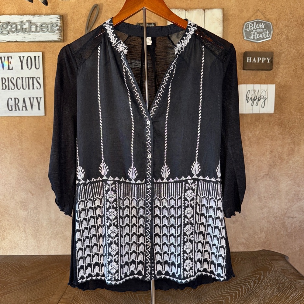 Anthropologie Tiny Black Embroidered White Bohemian Top Silk Cotton Size Medium - Picture 2 of 9